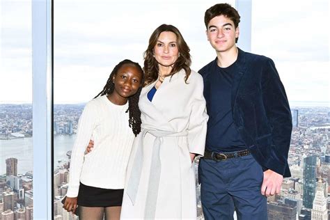 Mariska Hargitay and Her Kids Help Light Up Empire State .